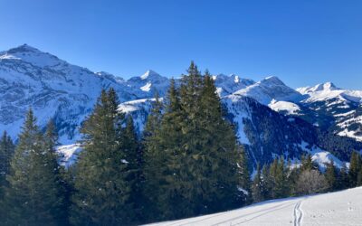 La Lenk im Simmental en manteau hivernal